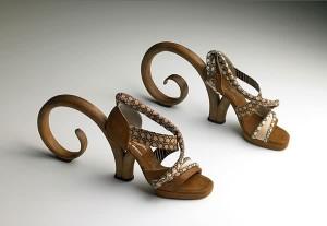 Los zapatos Creativos Thonet por Pablo Reinoso