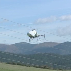 Primera prueba de un helicóptero no tripulado para revisar líneas eléctricas Primera prueba de un helicóptero no tripulado para revisar líneas eléctricas