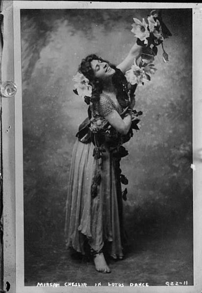 1888 : Hasu–No–Hana de Grossmith London