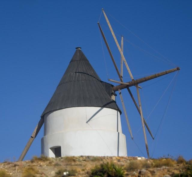 AYUDA AL OTRO A AYUDARSE A SI MISMO