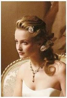 Florcitas en el tocado de la novia