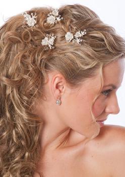 Florcitas en el tocado de la novia