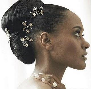 Florcitas en el tocado de la novia