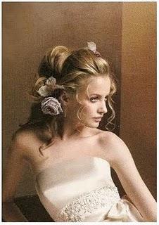 Florcitas en el tocado de la novia