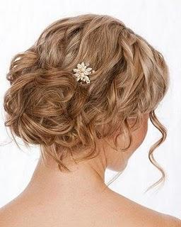 Florcitas en el tocado de la novia