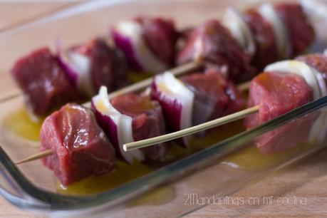 como preparar el aliño para las Brochetas de solomillo con tabasco chipotle con guarnición de cremoso de patatas y queso crema