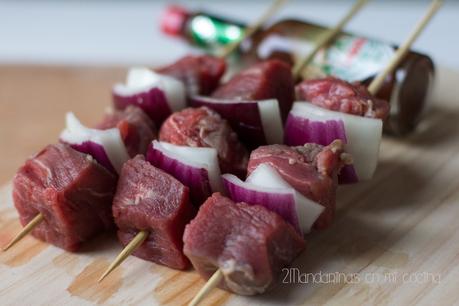 como preparar brochetas de solomillo con tabasco chipotle con guarnición de cremoso de patatas y queso crema