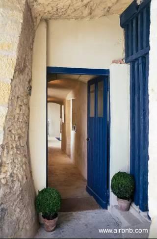 Casa cueva rehabilitada en Francia.