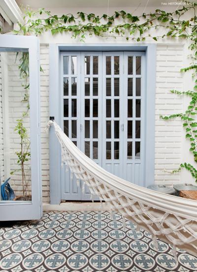 Reformada, luminosa y con patio central.