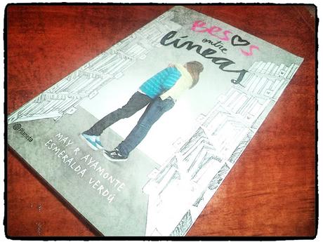 Reseña: Besos entre líneas