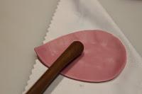 CÓMO HACER UNA NIÑA DE COMUNIÓN {GORJUSS} CON PASTA DE AZÚCAR