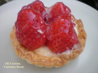 TARTALETAS DE HOJALDRE O PASTEL DE FRESAS (O FRUTAS VARIADAS) CON CREMA PASTELERA