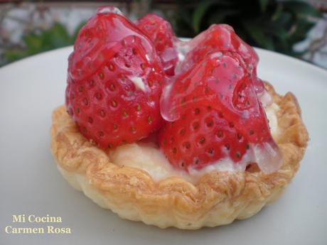 TARTALETAS DE HOJALDRE O PASTEL DE FRESAS (O FRUTAS VARIADAS) CON CREMA PASTELERA