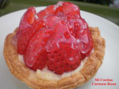 TARTALETAS DE HOJALDRE O PASTEL DE FRESAS (O FRUTAS VARIADAS) CON CREMA PASTELERA