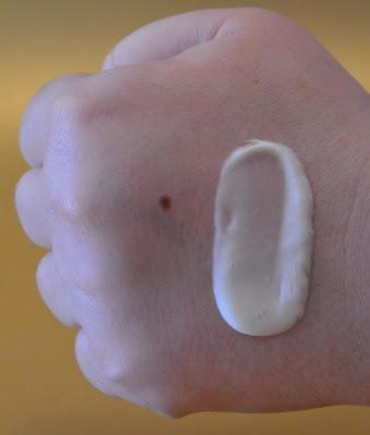 La Crema de Manos de LAIOL con Karité, Miel, Caléndula y Aceite de Oliva