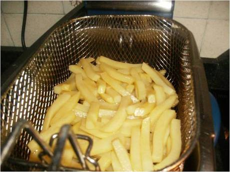 PATATAS FRITAS CON AJOS, PEREJIL Y VINAGRE