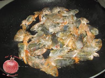 Ensalada de arroz con gambas y queso