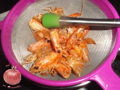 Ensalada de arroz con gambas y queso