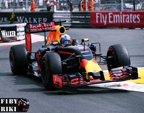 Pruebas libres 2 del GP de Mónaco 2016 - Ricciardo lidera y ambos Mercedes le escoltan