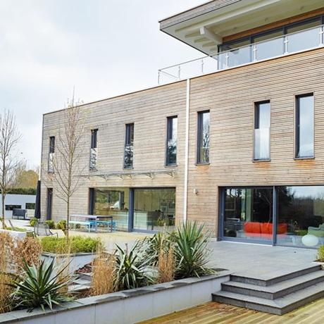 Una casa moderna en el campo