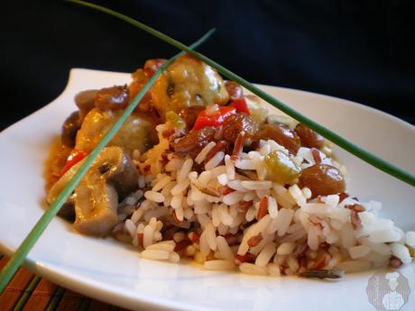 Albóndigas de pollo con salsa de coco al curry