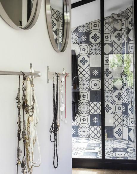 Home tour por un estilo francés contemporáneo