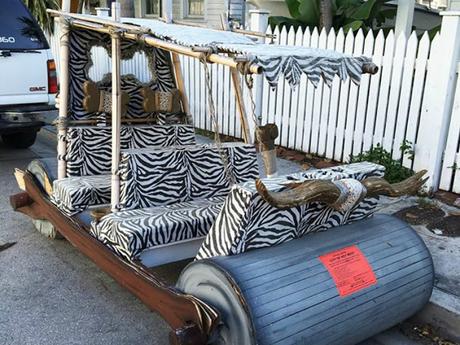 Troncomóvil al depósito por mal estacionamiento.