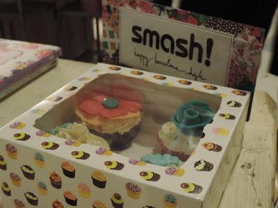 Taller de cupcakes con Smash y Alma Obregón