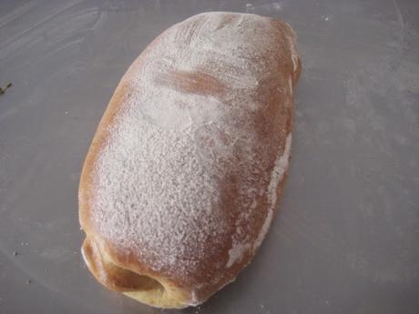 DARING KITCHEN MAY, 2016 CHALLENGE: TWIST BREAD :PAN DE TRES HARINAS ENROLLADO  Y  RELLENO DE PESTO