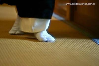 Piso con tatami en una casa tradicional japonesa