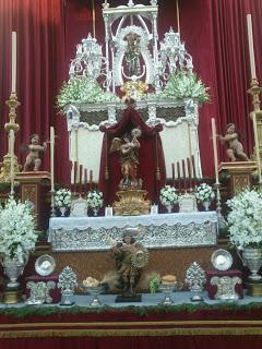 El arcángel San Miguel en el altar de la Hiniesta