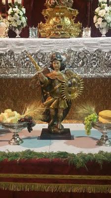 El arcángel San Miguel en el altar de la Hiniesta