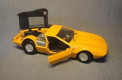 De Tomaso Mangusta a escala