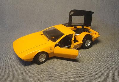 De Tomaso Mangusta a escala