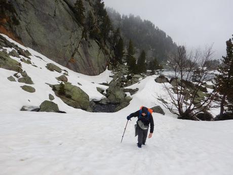 Ruta al estany de Gerber desde la carretera del Port de la Bonaigua Ruta al estany de Gerber desde la carretera del Port de la Bonaigua