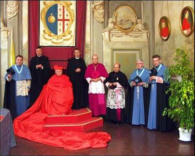 El imperio del cardenal Cañizares se tambalea.