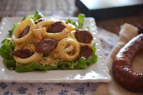 Ensalada templada de bulgur con calamar y chorizo ibérico