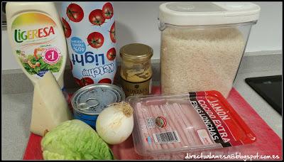 Ensalada de arroz, piña y salsa rosa