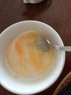 TRENZAS DE HOJALDRE CON MERMELADA DE ARÁNDANOS Y ALMENDRAS