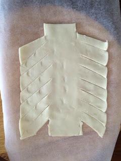 TRENZAS DE HOJALDRE CON MERMELADA DE ARÁNDANOS Y ALMENDRAS