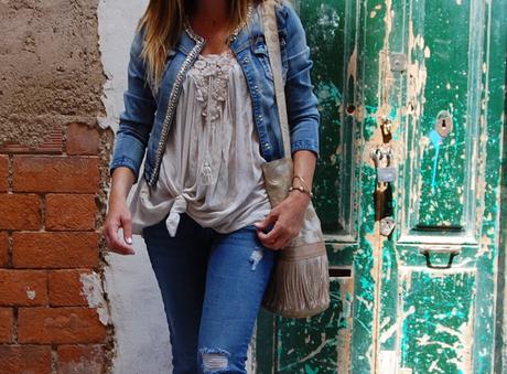 fLORAL bLUSÓN y bAG  #nOUNIFORMES