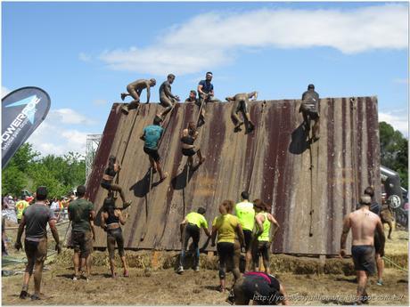 Subir otro muro escurridizo con cuerda