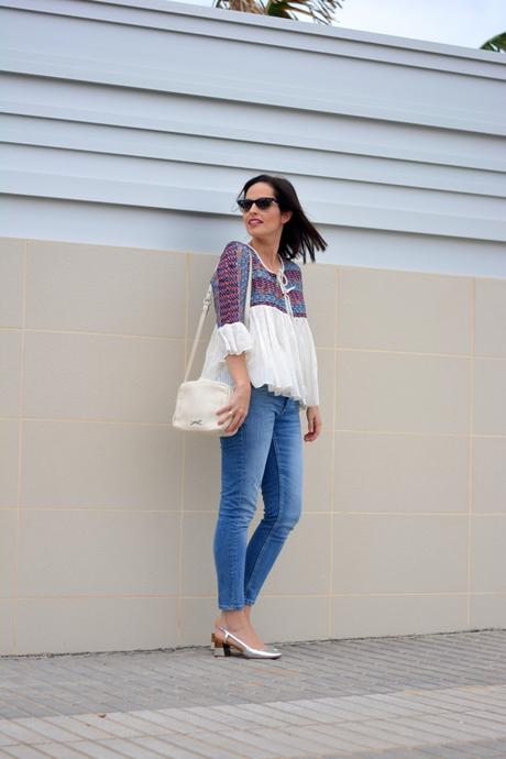 zara-silver-shoes--chaqueta-fluída-outfit