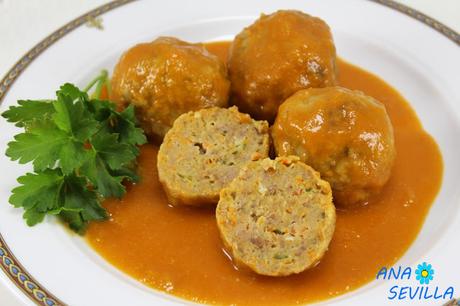 Albóndigas en salsa española olla GM