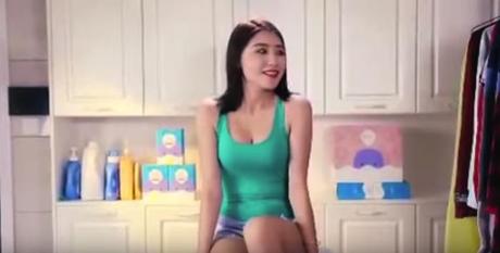 El anuncio chino que está dando la vuelta al mundo acusado de ser racista