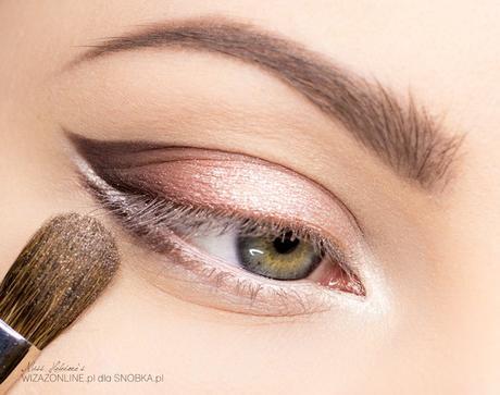 Sombra oro brillante - Hermoso maquillaje de ojos para la primavera