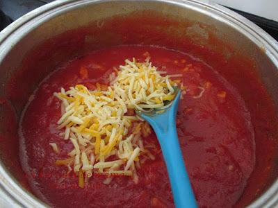 Macarrones con paprika al queso