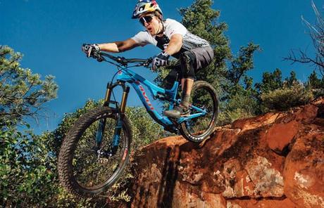 Nueva Pivot Switchblade con buje Super Boost Plus 157