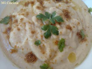 HUMMUS, HOMMOS o HOUMMOUS BI TAHINA (Paté de garbanzos con pasta de sésamo, comino y cilantro)