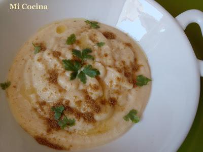 HUMMUS, HOMMOS o HOUMMOUS BI TAHINA (Paté de garbanzos con pasta de sésamo, comino y cilantro)